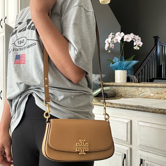 New Tory Burch Britten Convertible Crossbody Bag With Gold Hardware - Picture 10 of 11